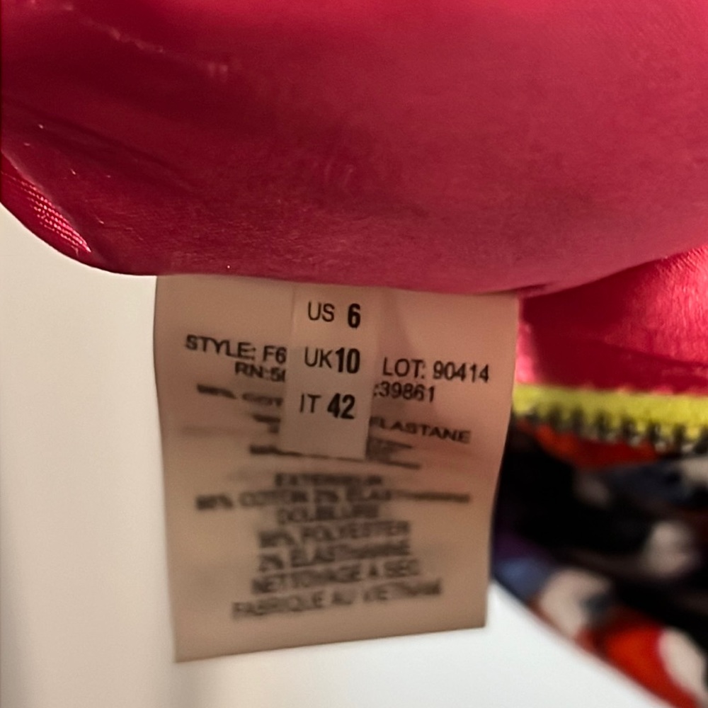 Tahari Kaleidoscope Sheath/ Dress w Fuchsia lining - Picture 11 of 13